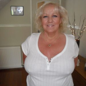 Envie de partager le soleil au naturel ? Mireille - rencontre-Naturiste-Bourges
