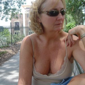 Karine - rencontre-Cougar-Toulon